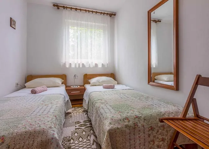 Lejlighed In 39336 *